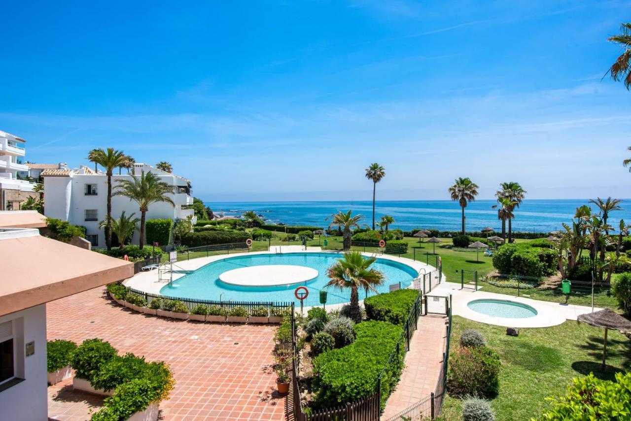 Frontline Beach Apartment Miraflores Sitio de Calahonda Exterior photo