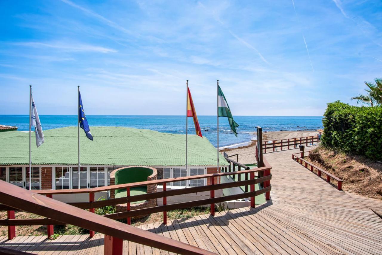 Frontline Beach Apartment Miraflores Sitio de Calahonda Exterior photo