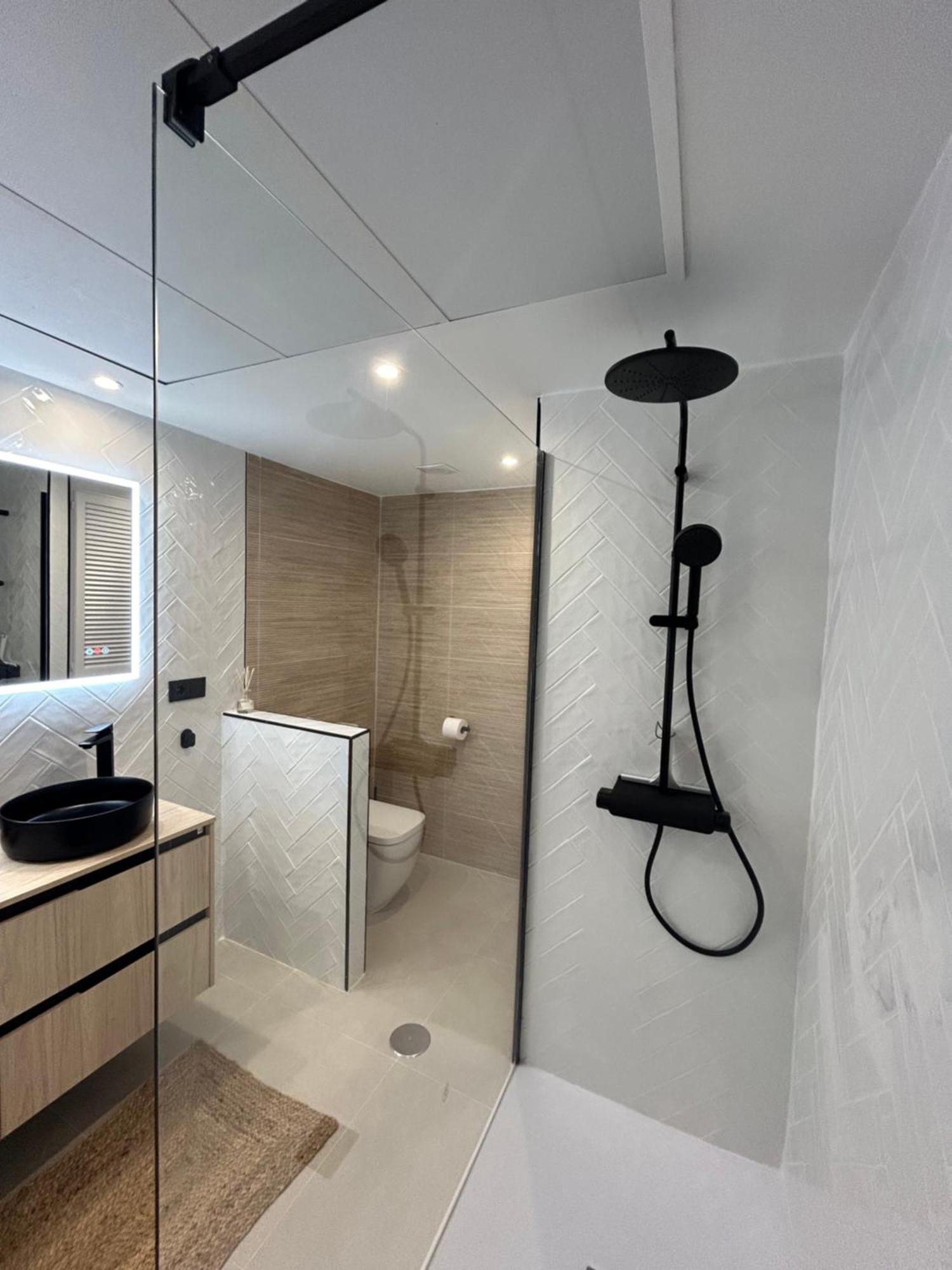 Frontline Beach Apartment Miraflores Sitio de Calahonda Exterior photo